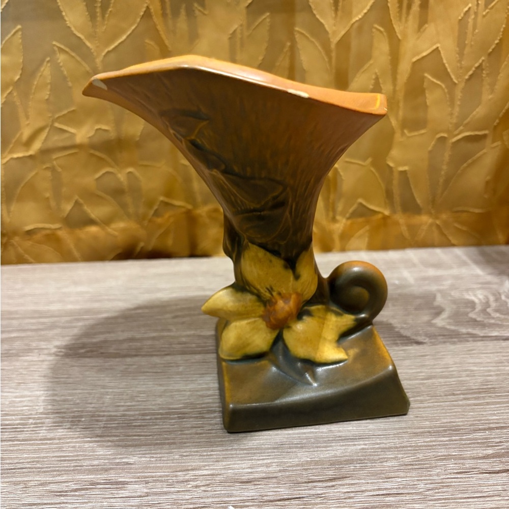 Roseville Pottery Clematis Vase - small chip as shown